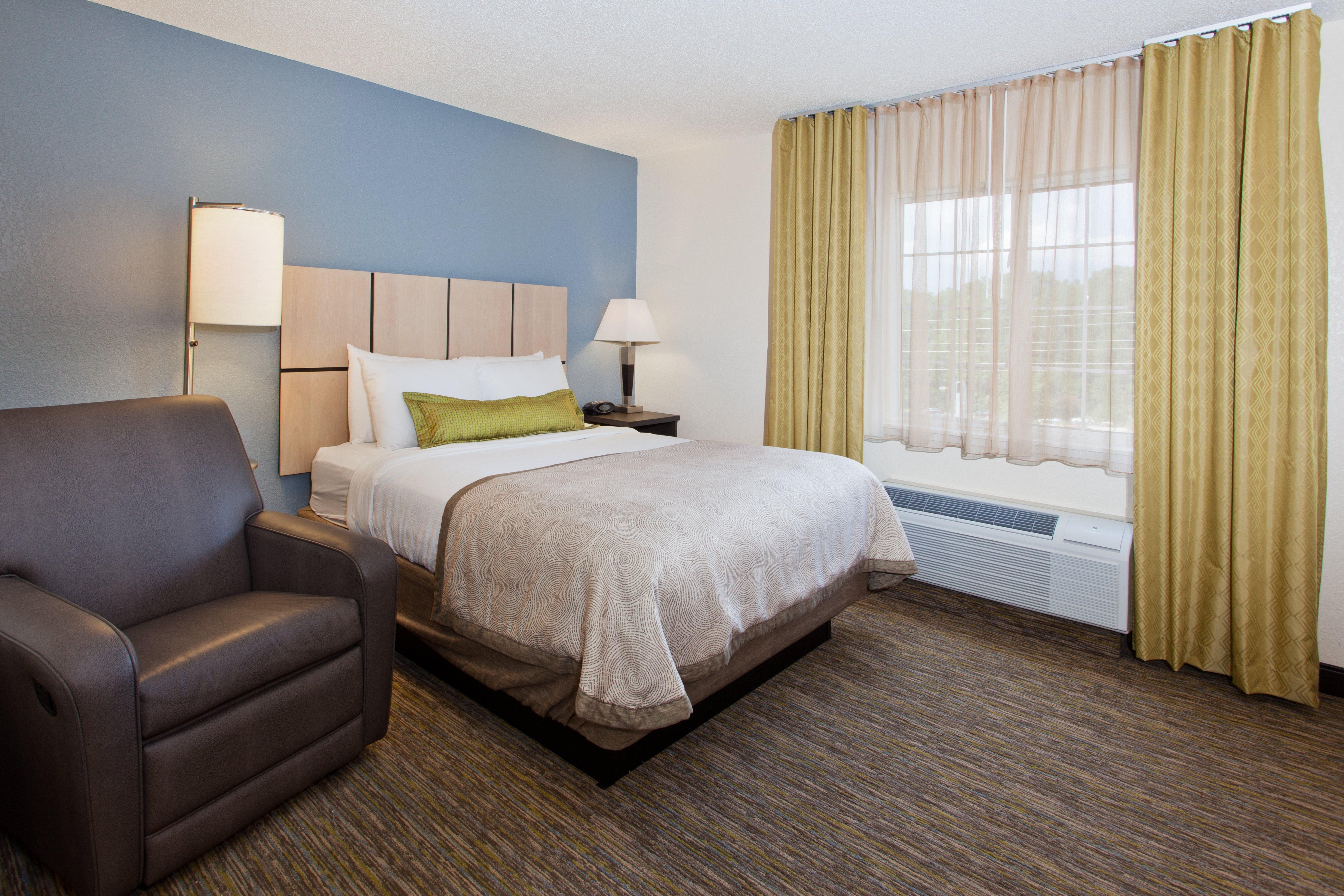 Sonesta Simply Suites Huntsville Research Park Exterior photo
