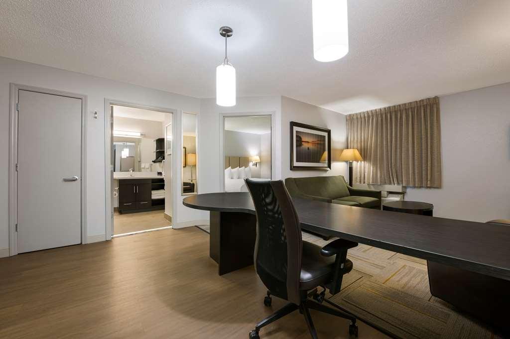 Sonesta Simply Suites Huntsville Research Park Room photo