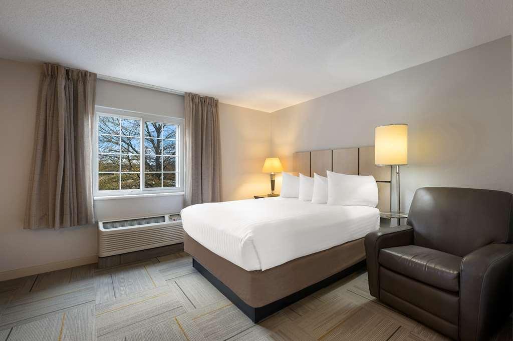 Sonesta Simply Suites Huntsville Research Park Room photo