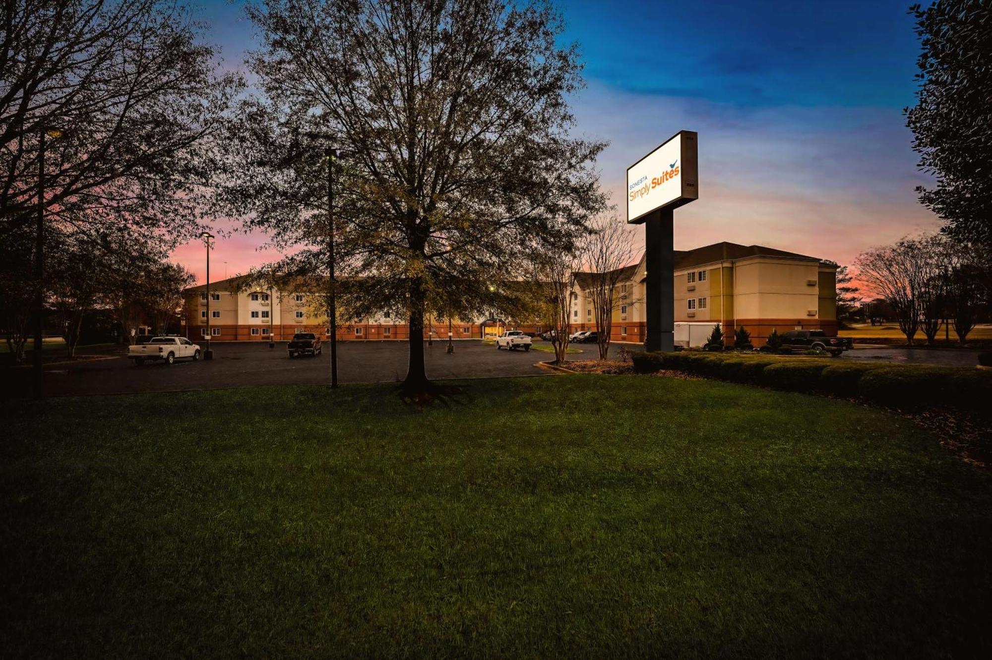 Sonesta Simply Suites Huntsville Research Park Exterior photo