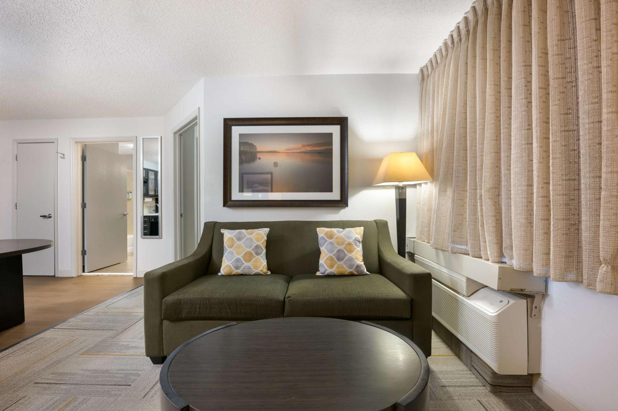 Sonesta Simply Suites Huntsville Research Park Exterior photo