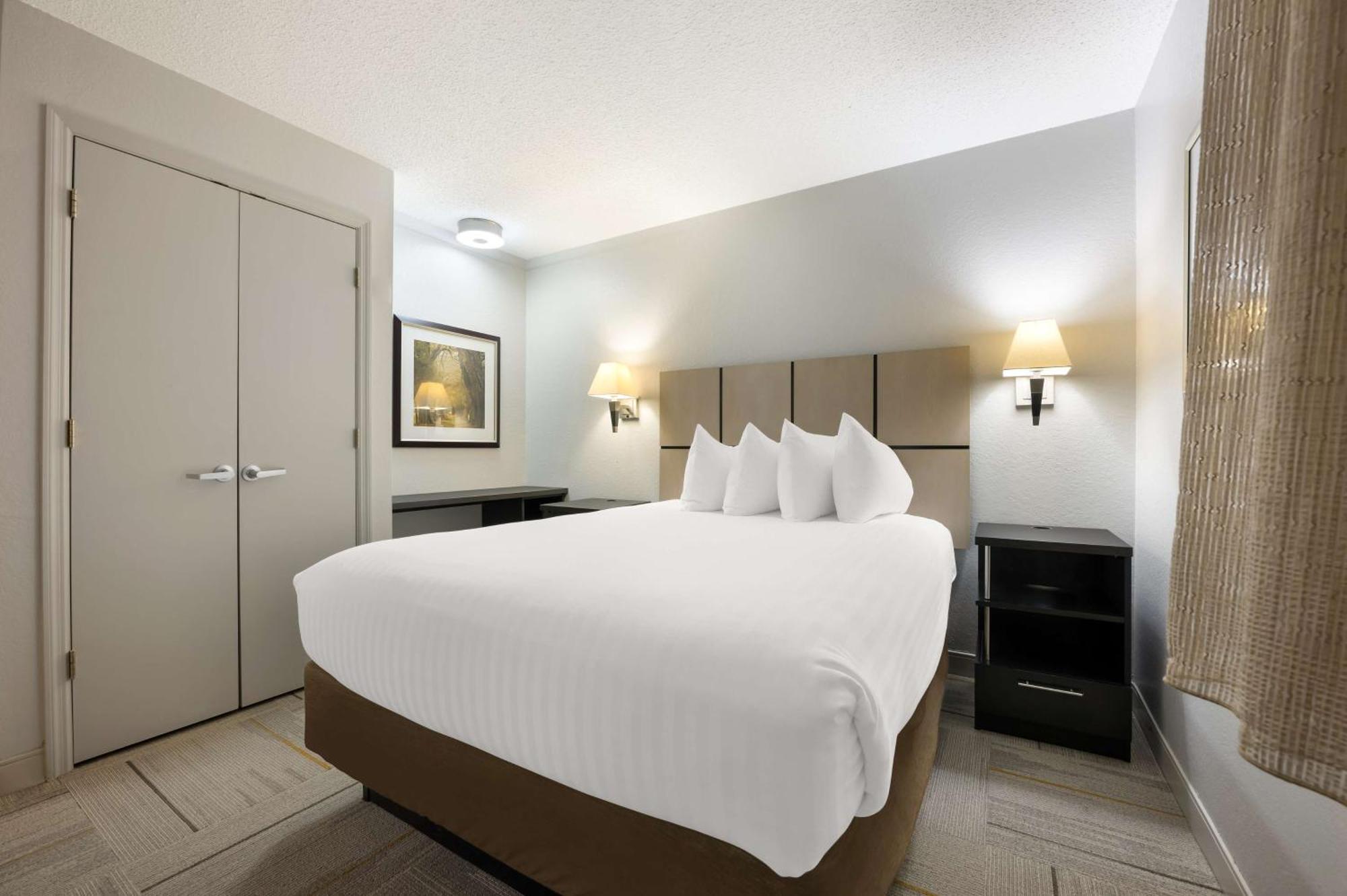 Sonesta Simply Suites Huntsville Research Park Exterior photo