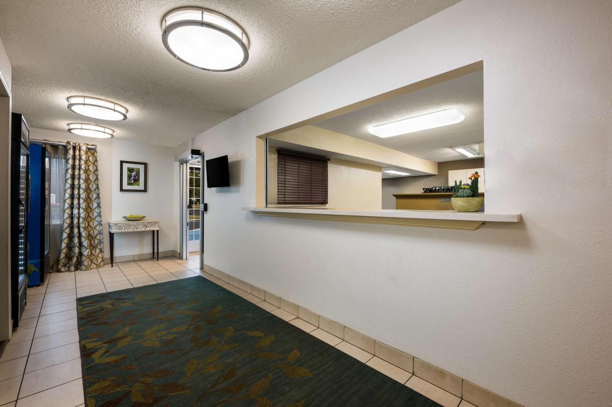 Sonesta Simply Suites Huntsville Research Park Exterior photo