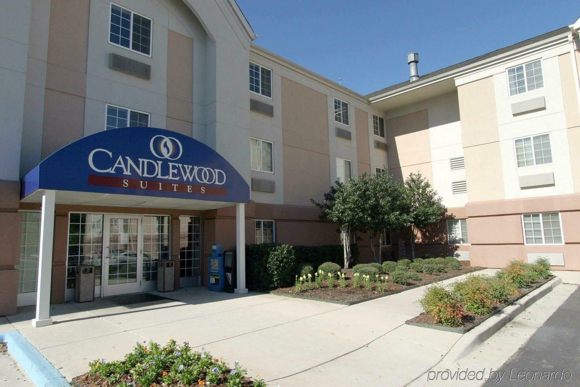 Sonesta Simply Suites Huntsville Research Park Exterior photo